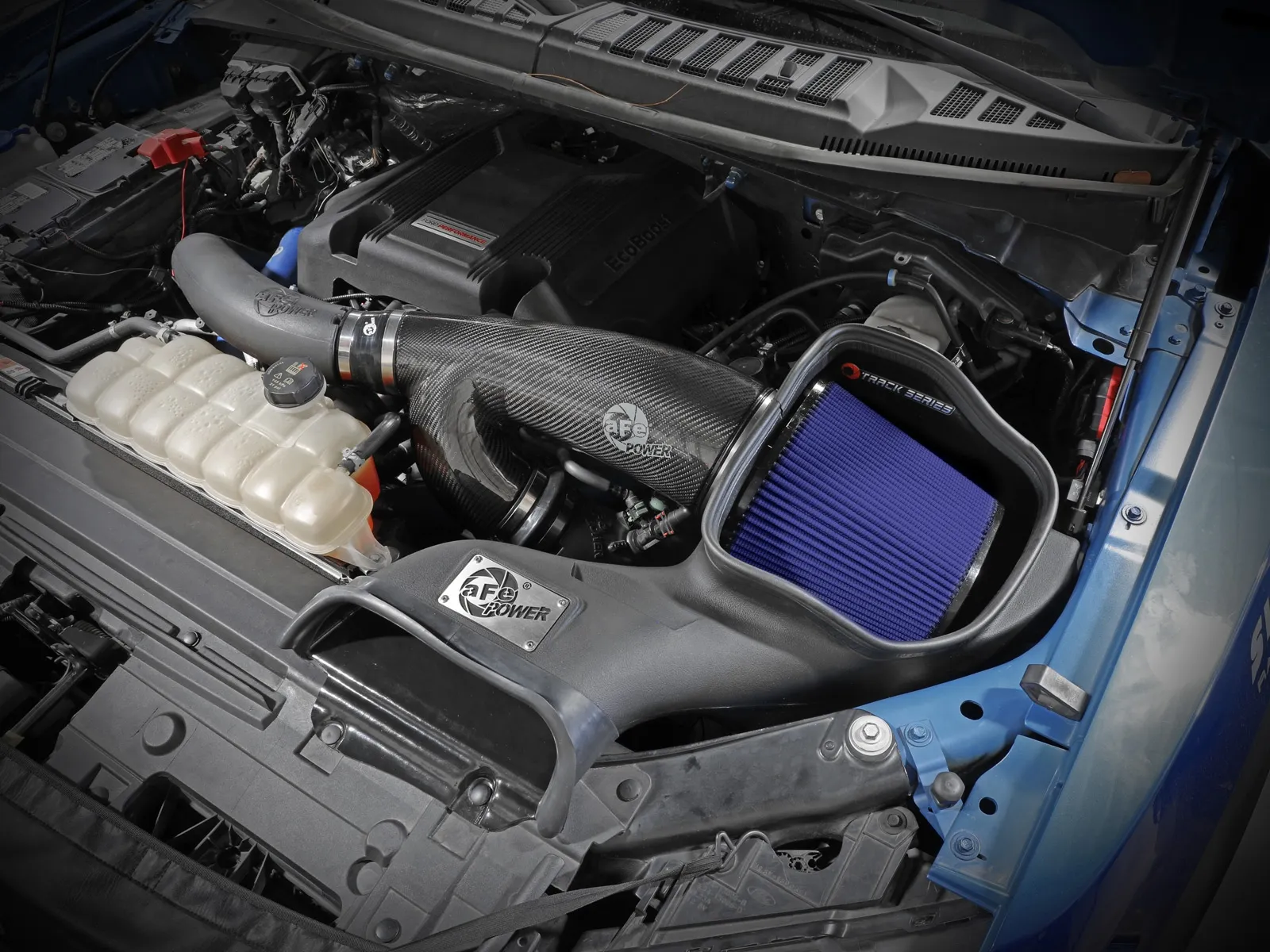 Carbon Fiber Tube with open-element Magnum Force Intake installed on Gen 2 Raptor