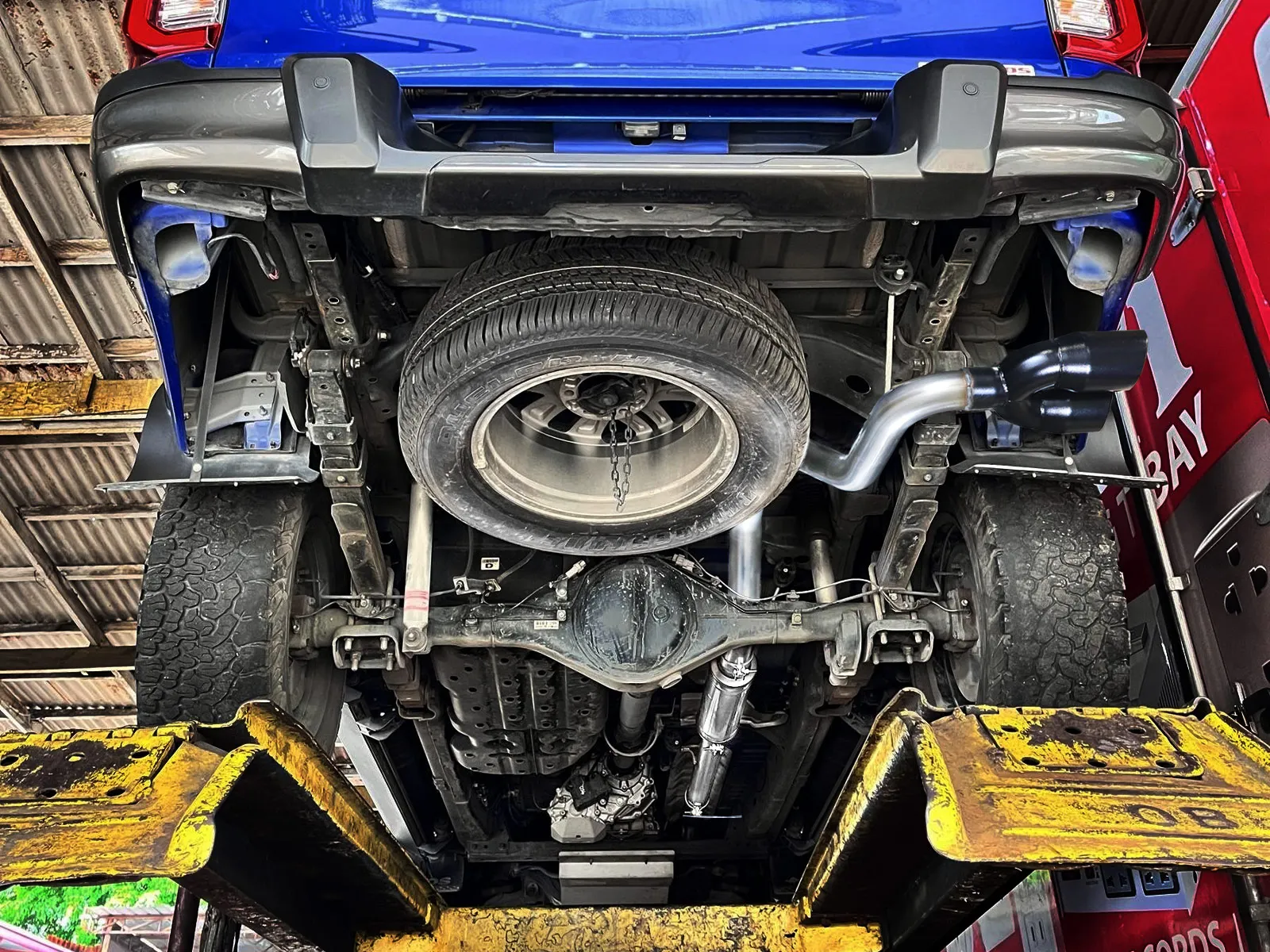 49-36088-b_us1_1-Vulcan-Exhaust-Toyota-Hilux