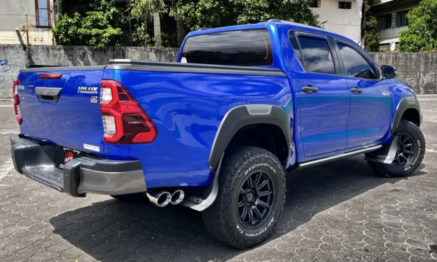 Vulcan Series Rear-Side Exit Exhaust for Toyota Hilux 15-26 L4-2.4/2.8L (td)